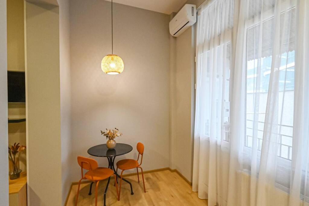 Studio With Balcony In Old City Tbilisi Bagian luar foto